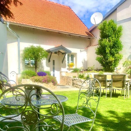 Holiday House Apartments Dajcic 瓦拉日丁托普利采 外观 照片
