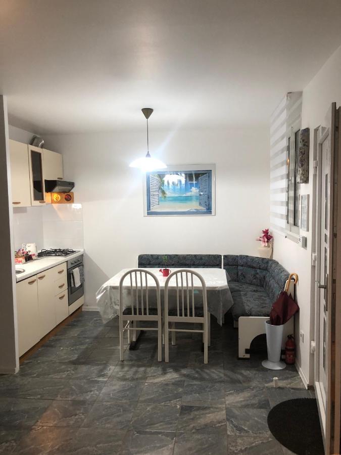 Holiday House Apartments Dajcic 瓦拉日丁托普利采 外观 照片