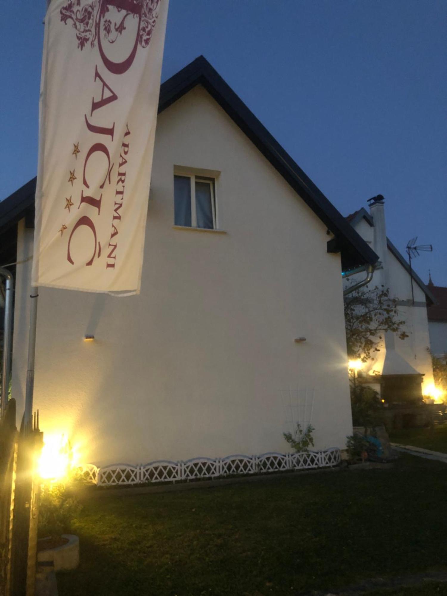 Holiday House Apartments Dajcic 瓦拉日丁托普利采 外观 照片