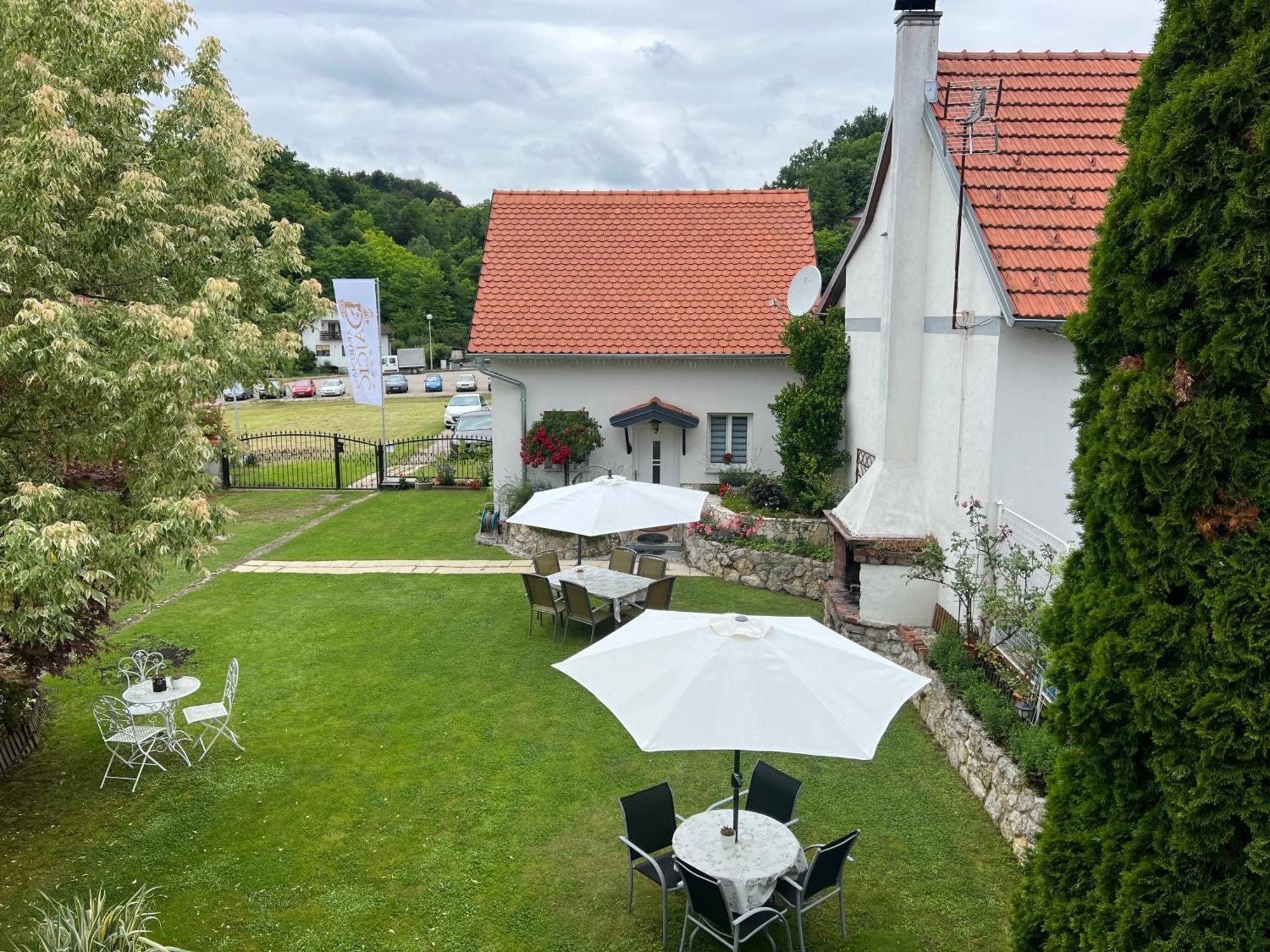 Holiday House Apartments Dajcic 瓦拉日丁托普利采 外观 照片