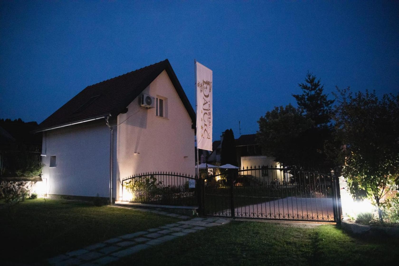 Holiday House Apartments Dajcic 瓦拉日丁托普利采 外观 照片